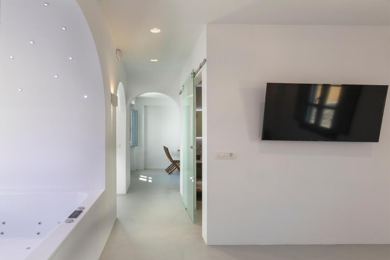 Blackstone Luxury Suites Emporio  Экстерьер фото