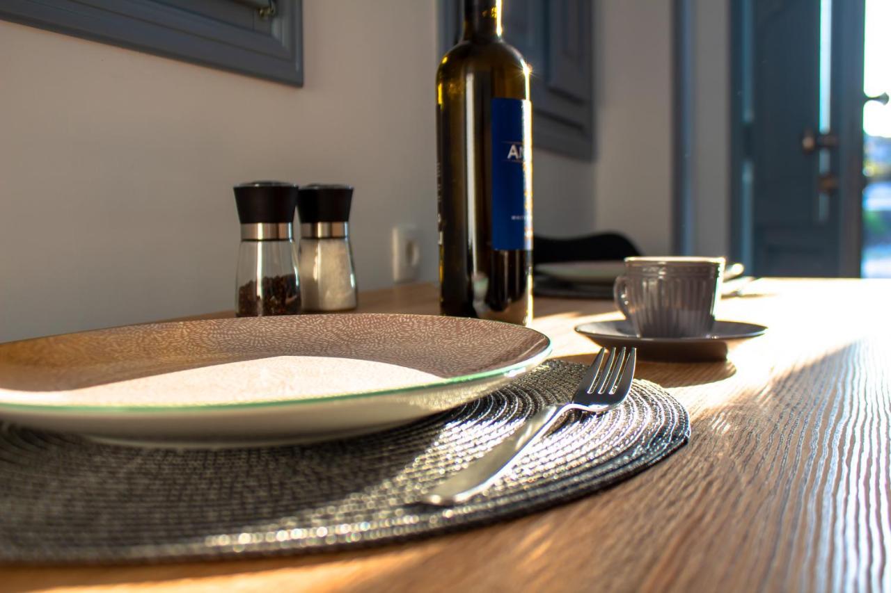 Blackstone Luxury Suites Emporio  Экстерьер фото