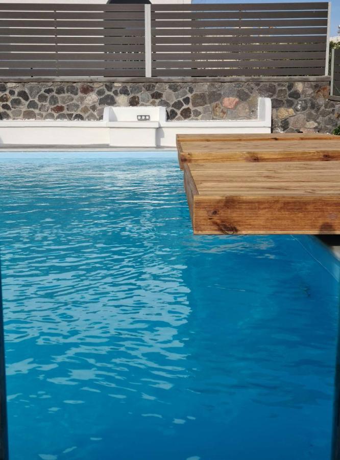 Blackstone Luxury Suites Emporio  Экстерьер фото