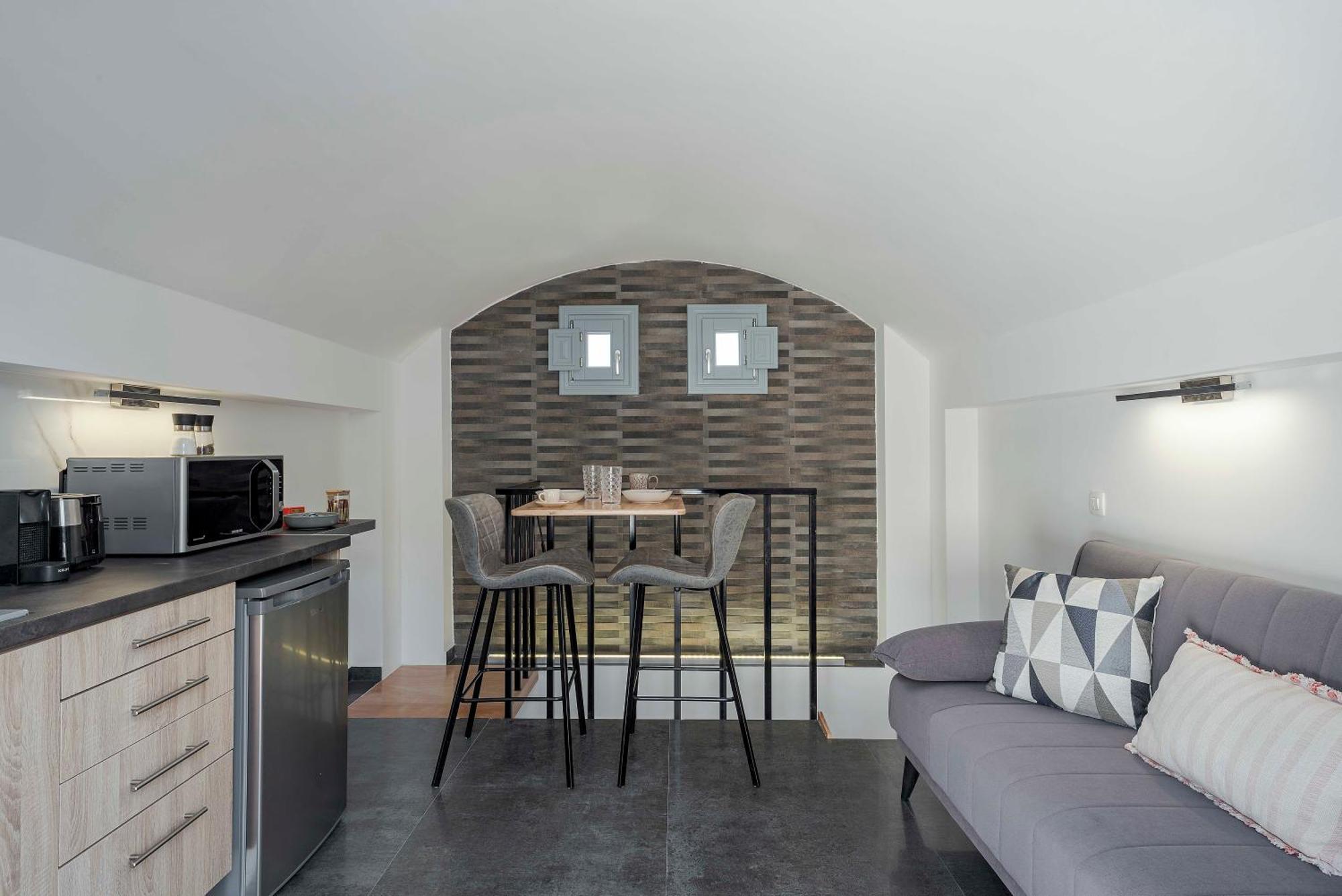 Blackstone Luxury Suites Emporio  Экстерьер фото