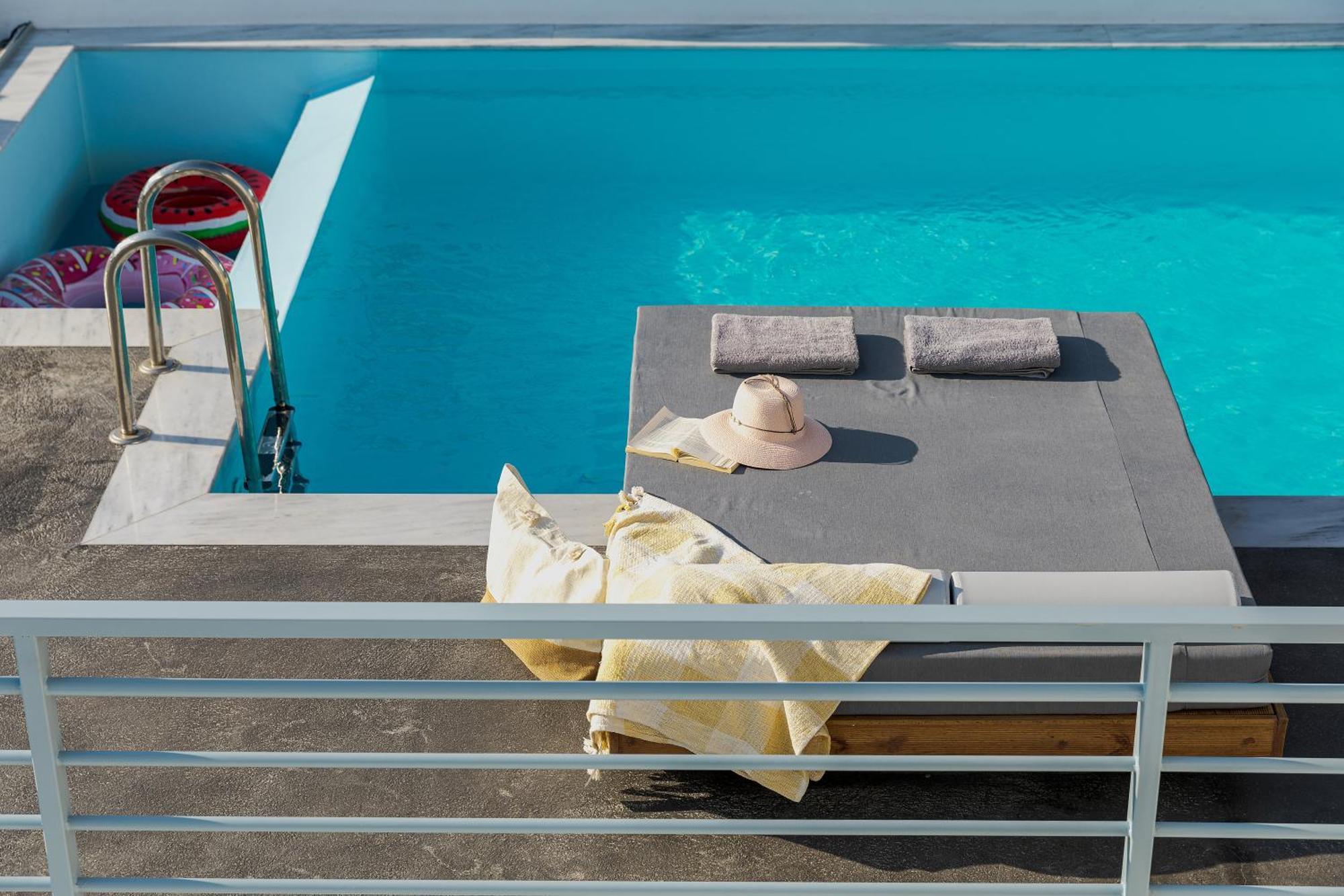 Blackstone Luxury Suites Emporio  Экстерьер фото